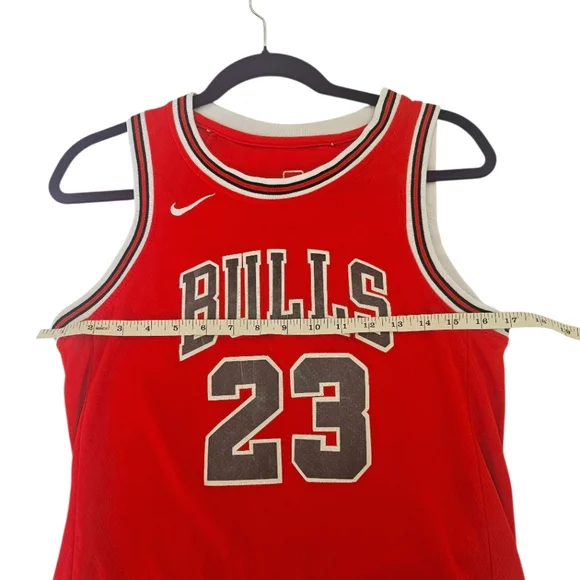 Nike Youth Boys Chicago Bulls #23 Michael Jordan Swingman Tank Jersey, Size M - Picture 4 of 5